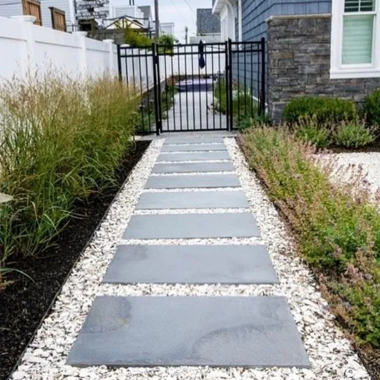 bluestone-stepping-pavers.webp Bluestone stepping pavers